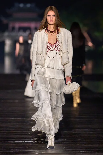 Look 62